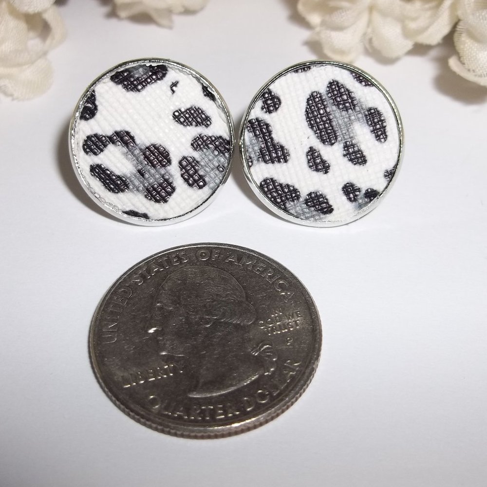 Animal Print Earrings Faux Leather White Post Stud Jewelry Grey Gray Black A700 - Picture 2 of 6